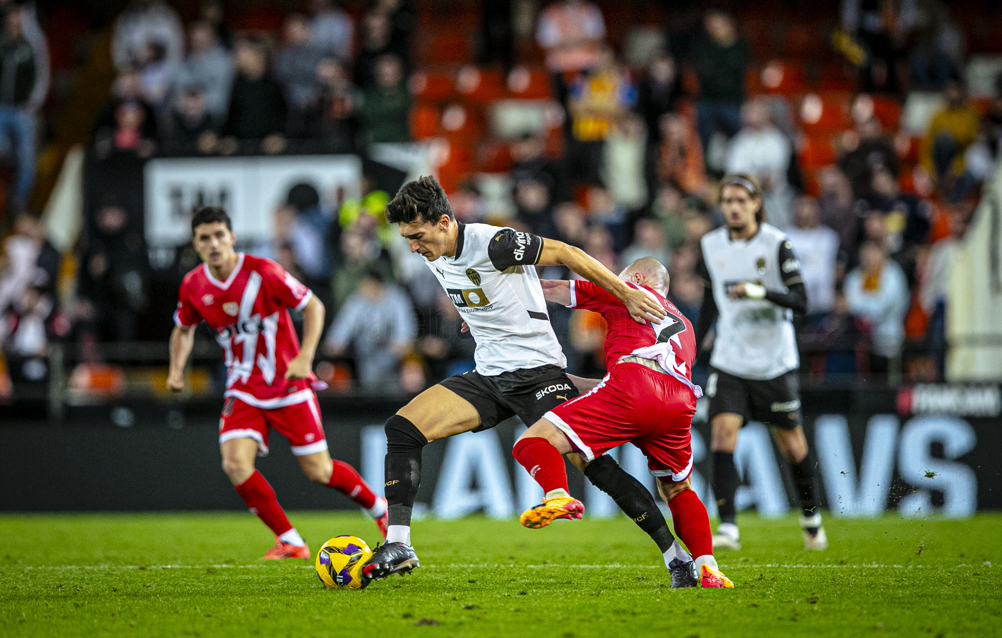 Valencia CF vs Rayo Vallecano (00:30 &#8211; 08/12) | Xem lại trận đấu